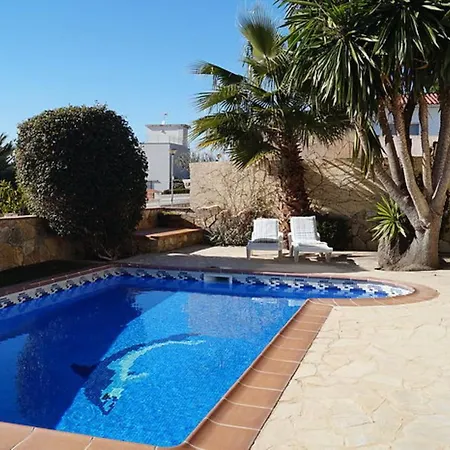 Vila - 5 Bedrooms With Wifi And Sea Views Young People Group Not Allowed - 07942 *