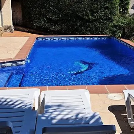 Vila - 5 Bedrooms With Wifi And Sea Views Young People Group Not Allowed - 07942